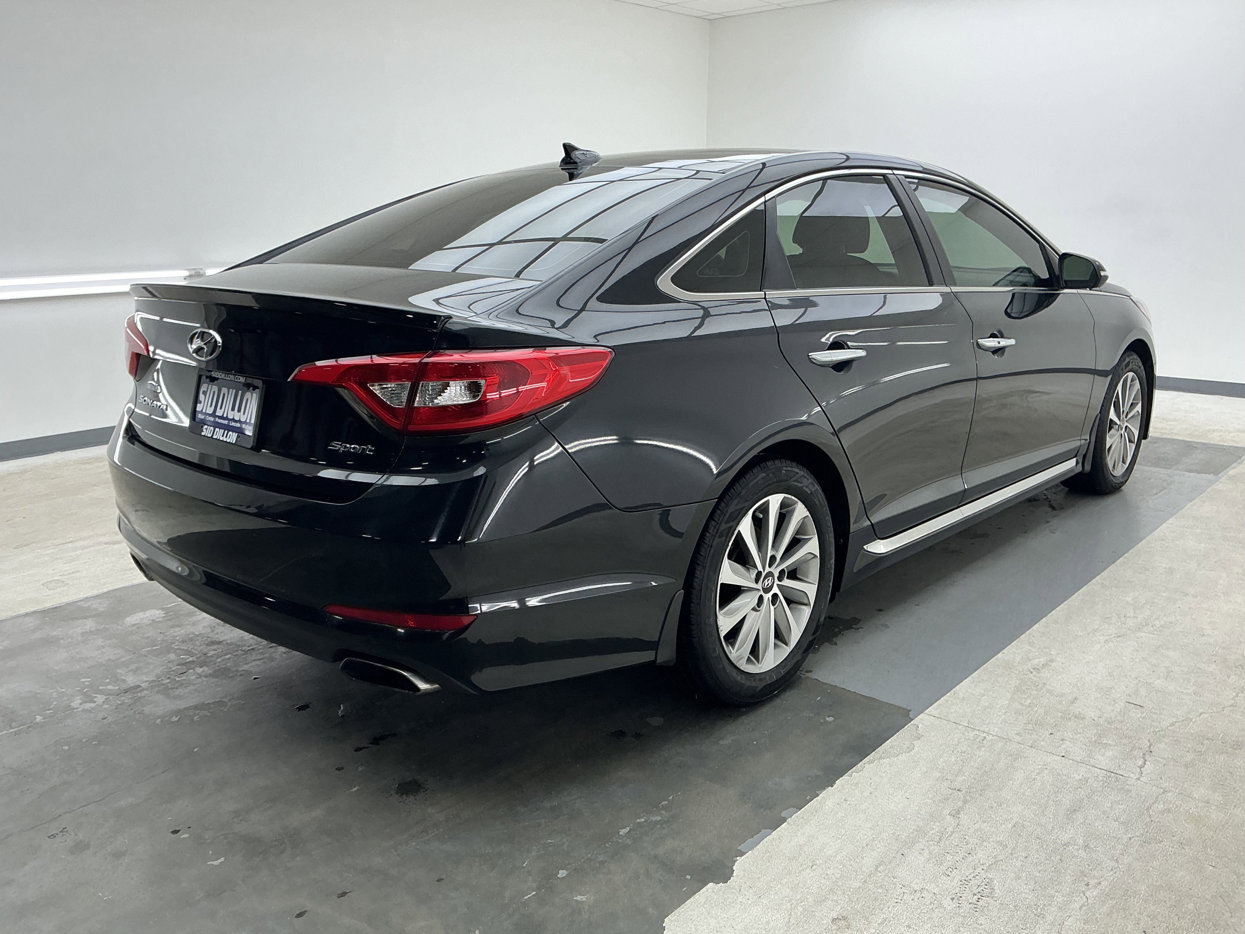 Used 2016 Phantom Black Hyundai 2.4L Sport image 4