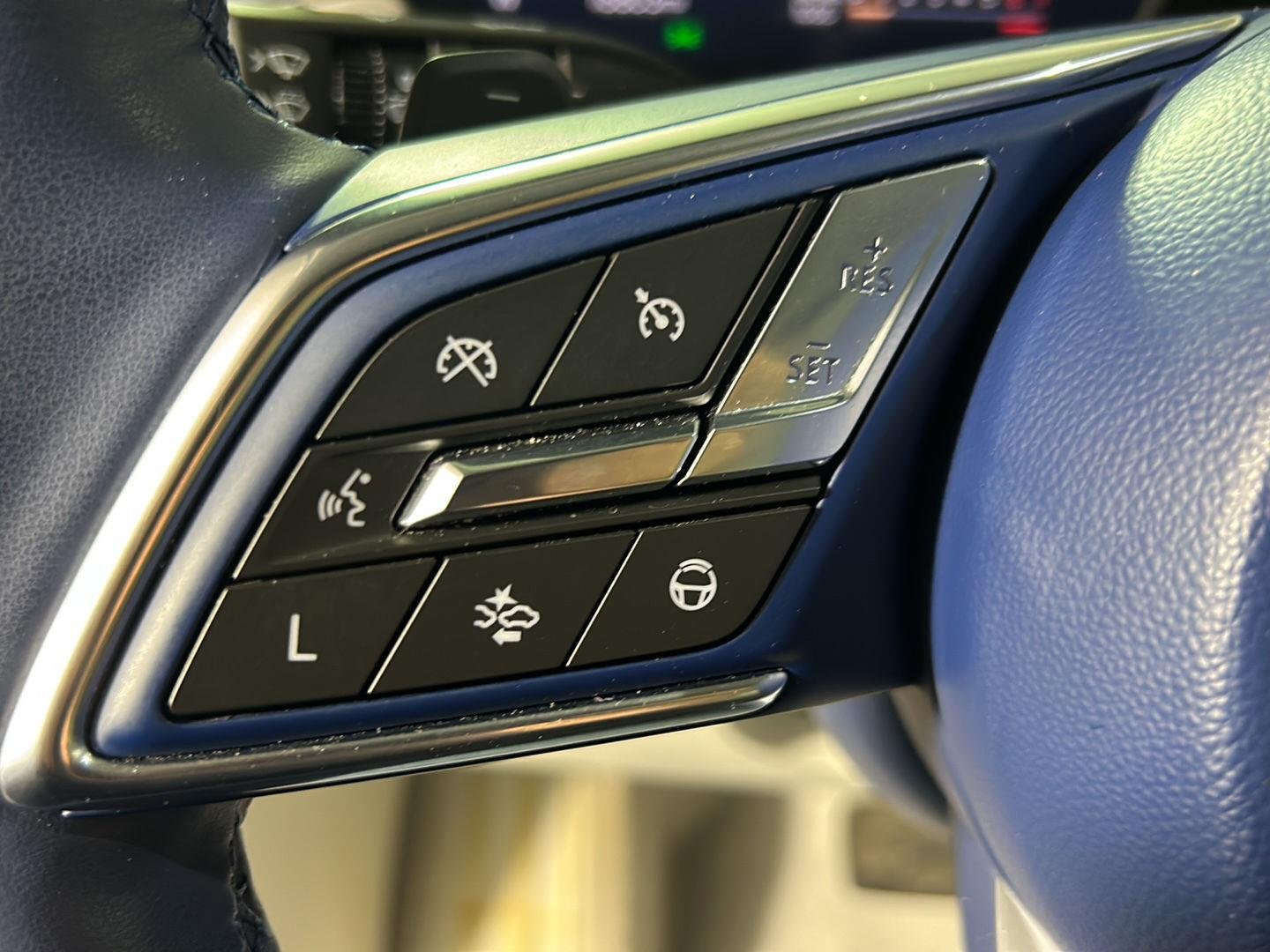 Used 2025 Ocean Blue Metallic Buick Avenir image 26