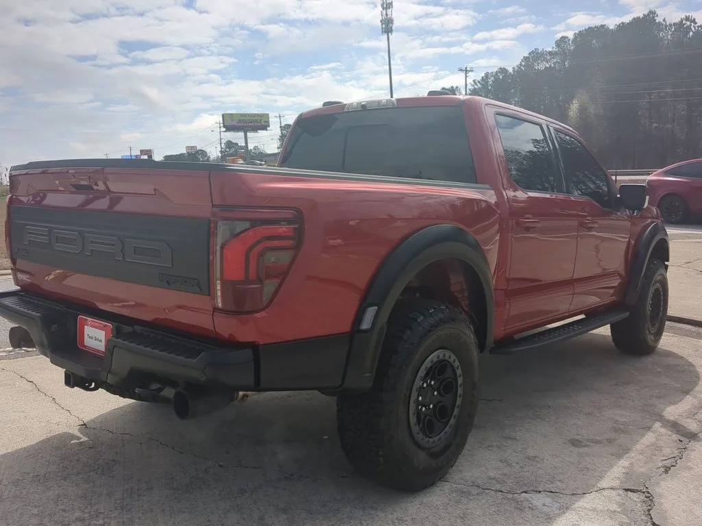Used 2025  Ford Raptor image 5