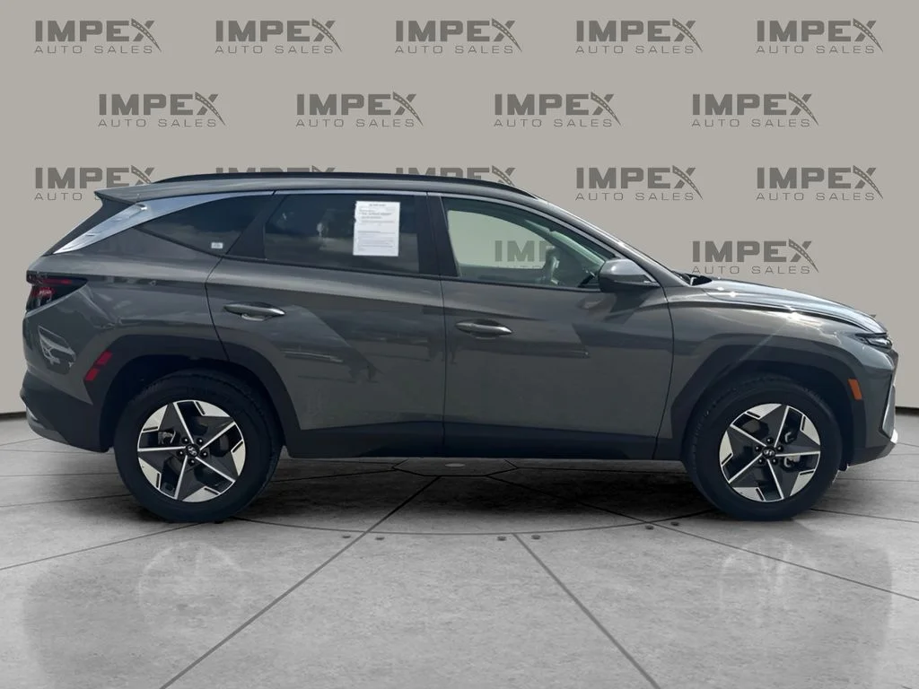 Used 2025 Gray Hyundai SEL image 6
