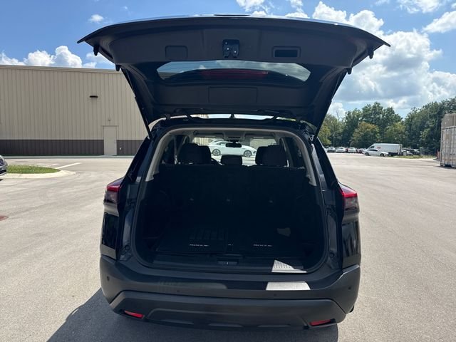 Used 2021 Black Nissan S image 9