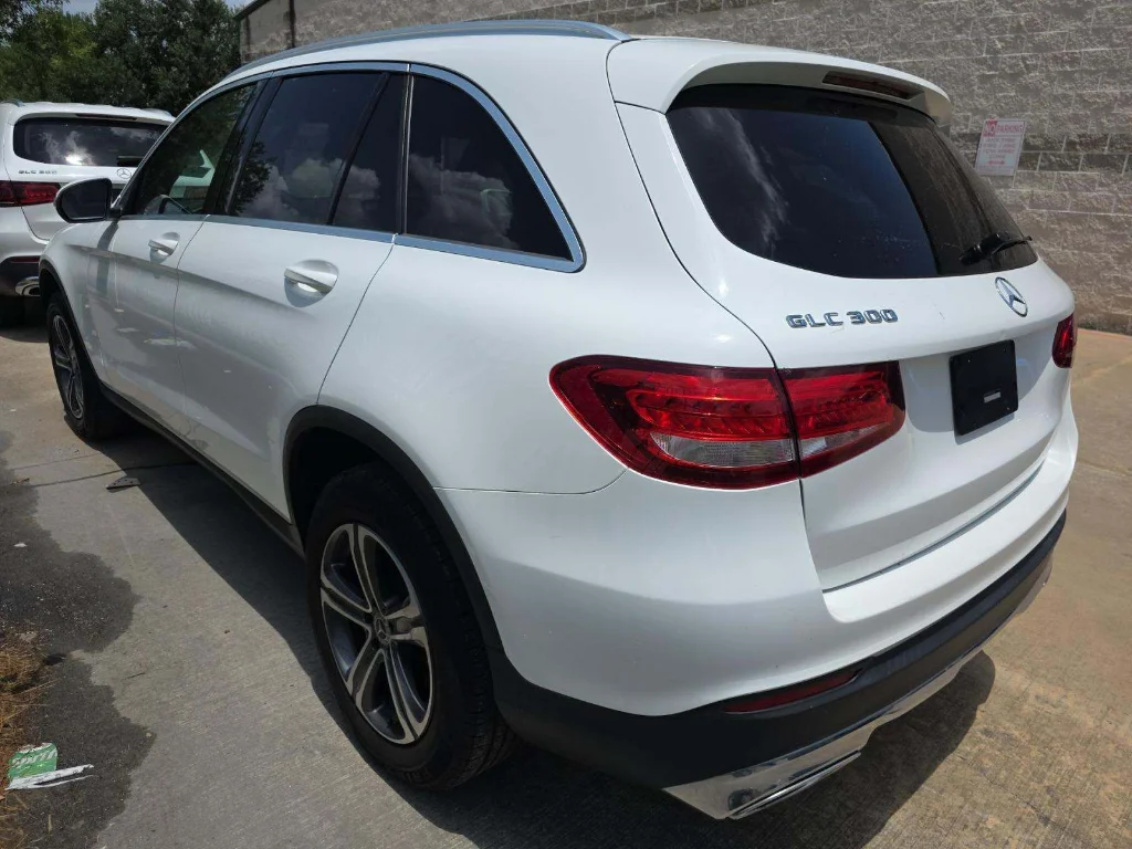 Used 2019 Polar White Mercedes-Benz 300 image 2