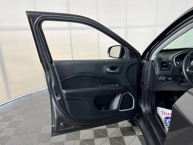 Used 2018 Gray Jeep Limited image 10