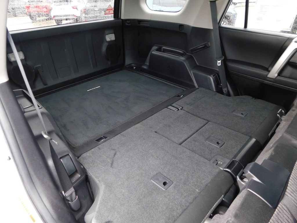 Used 2020 Classic Silver Metallic Toyota SR5 image 21