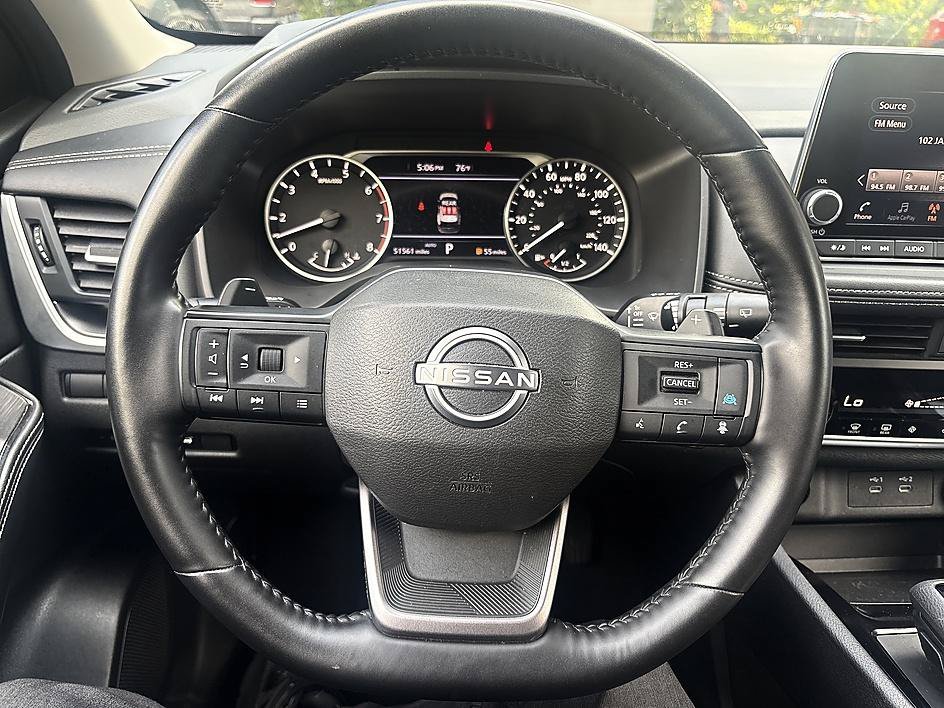 Used 2025 Super Black Nissan SV image 13