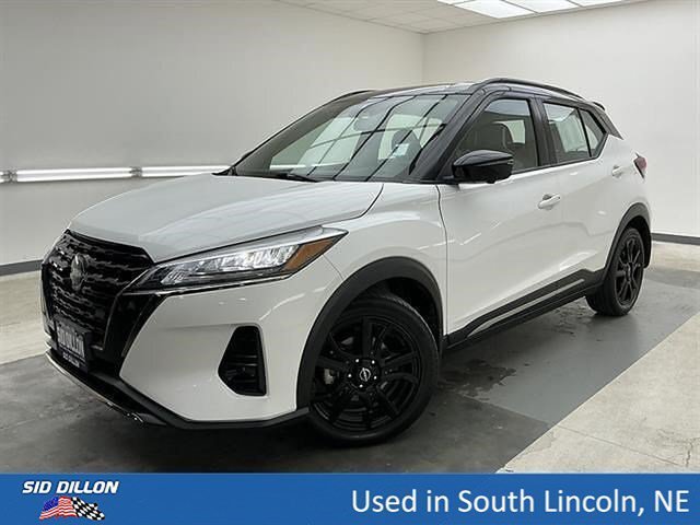 Used 2022 Aspen White Tricoat/Super Black Nissan SR image 1