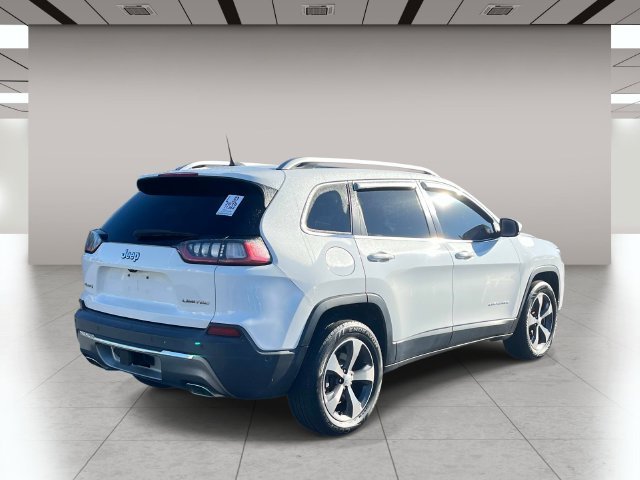 Used 2019 White Jeep Limited image 3