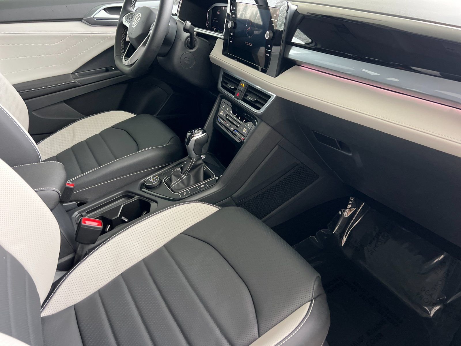 2026 Volkswagen Taos SEL - Photo 15