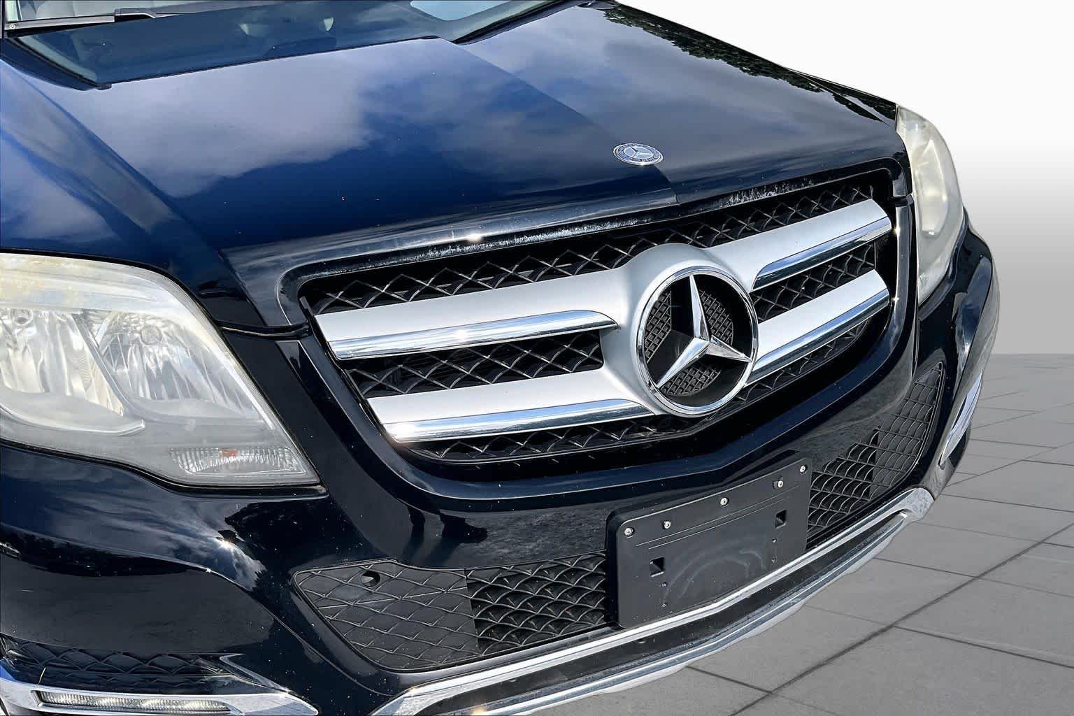 Used 2015 Obsidian Black Metallic Mercedes-Benz GLK 350 image 29