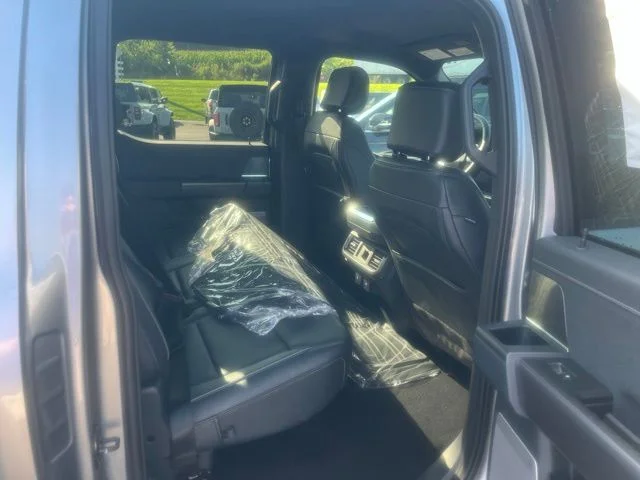 New 2026 Iconic Silver Metallic Ford Lariat image 19