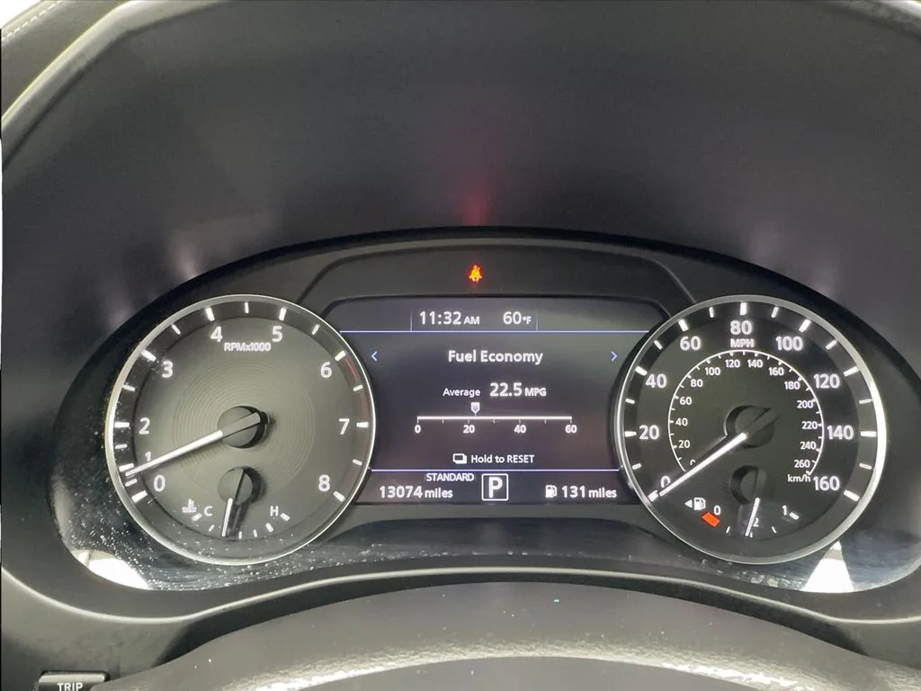 Used 2025 Gray INFINITI LUXE image 46