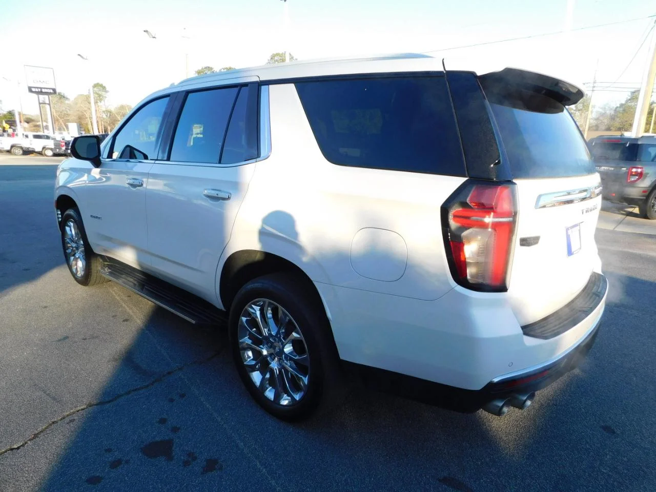 Used 2023 Iridescent Pearl Tricoat Chevrolet 2WD 4DR PREMIER image 6