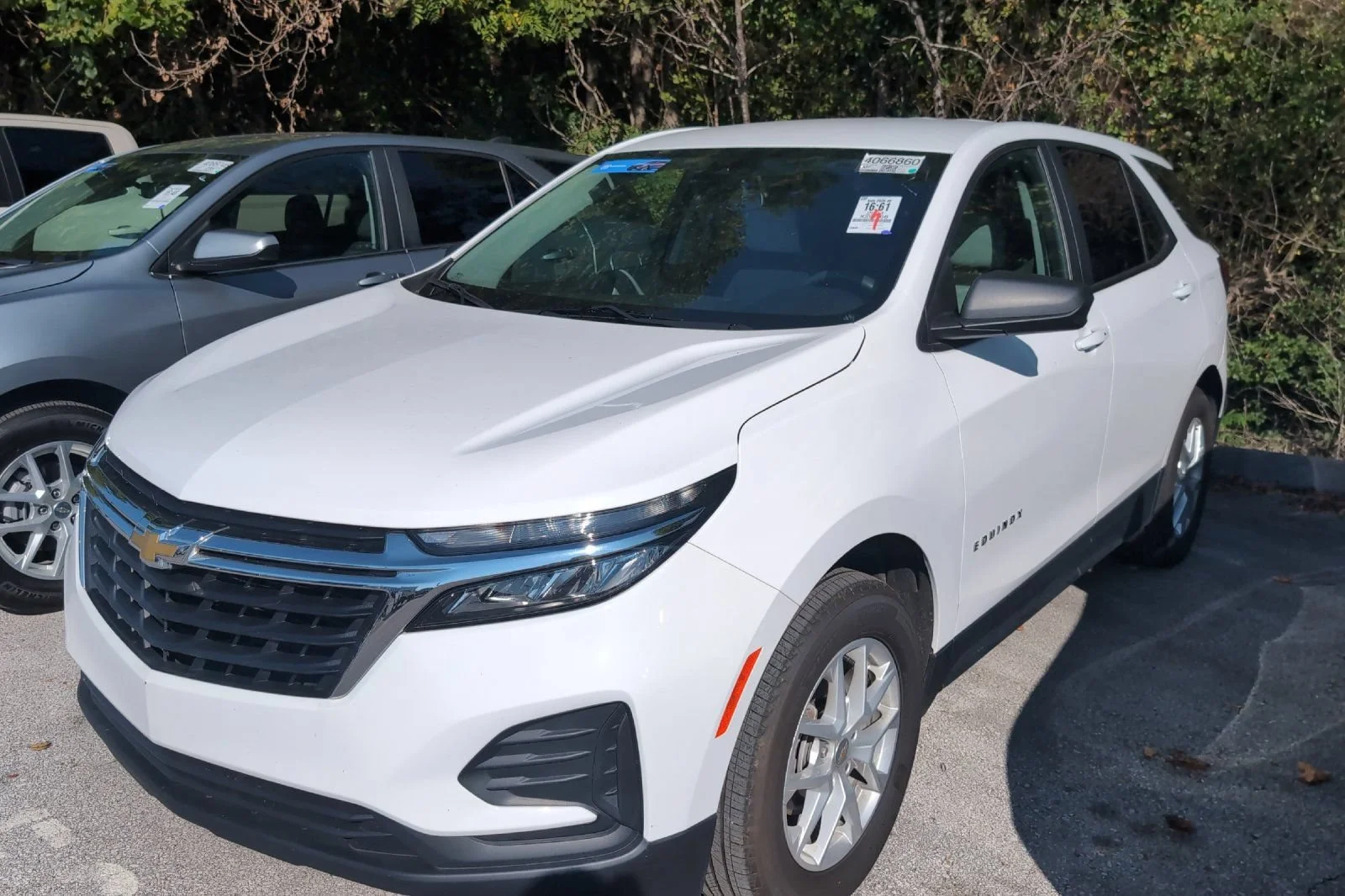 Used 2024 Summit White Chevrolet LS image 9