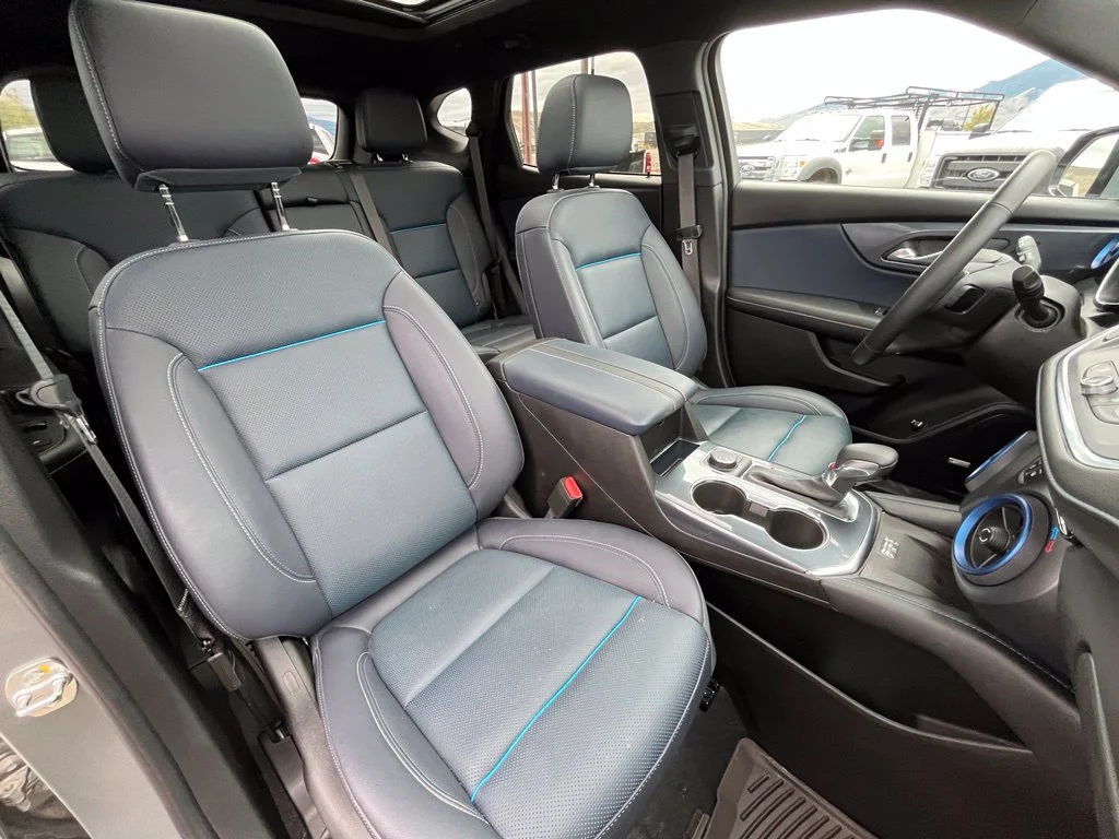 Used 2025 Sterling Gray Metallic Chevrolet RS image 20