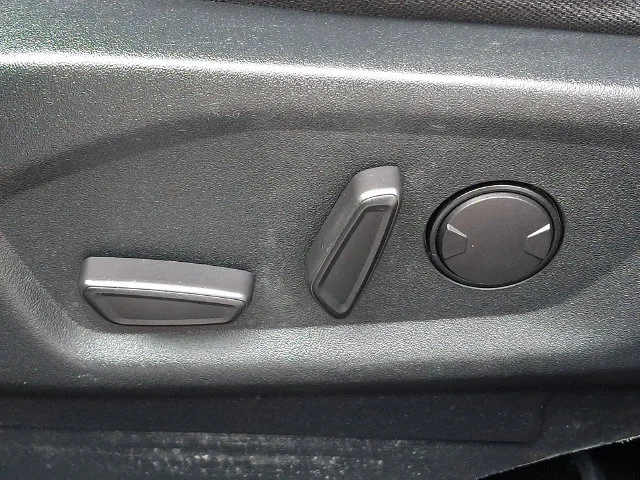 Used 2019 Gray Ford XLT image 27
