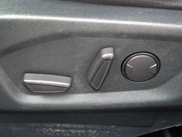 Used 2019 Gray Ford XLT image 27