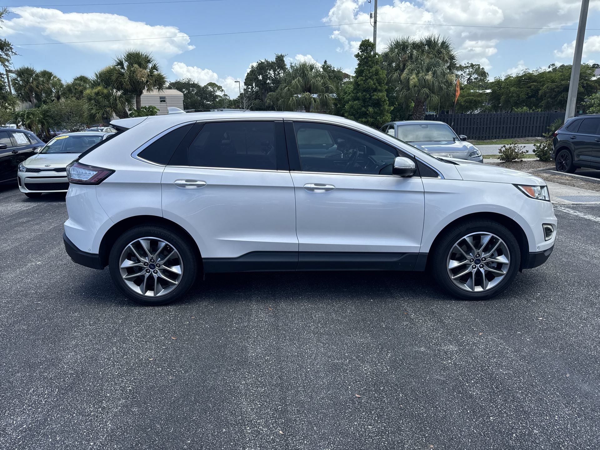 Used 2018 White Platinum Clearcoat Metallic Ford Titanium image 5