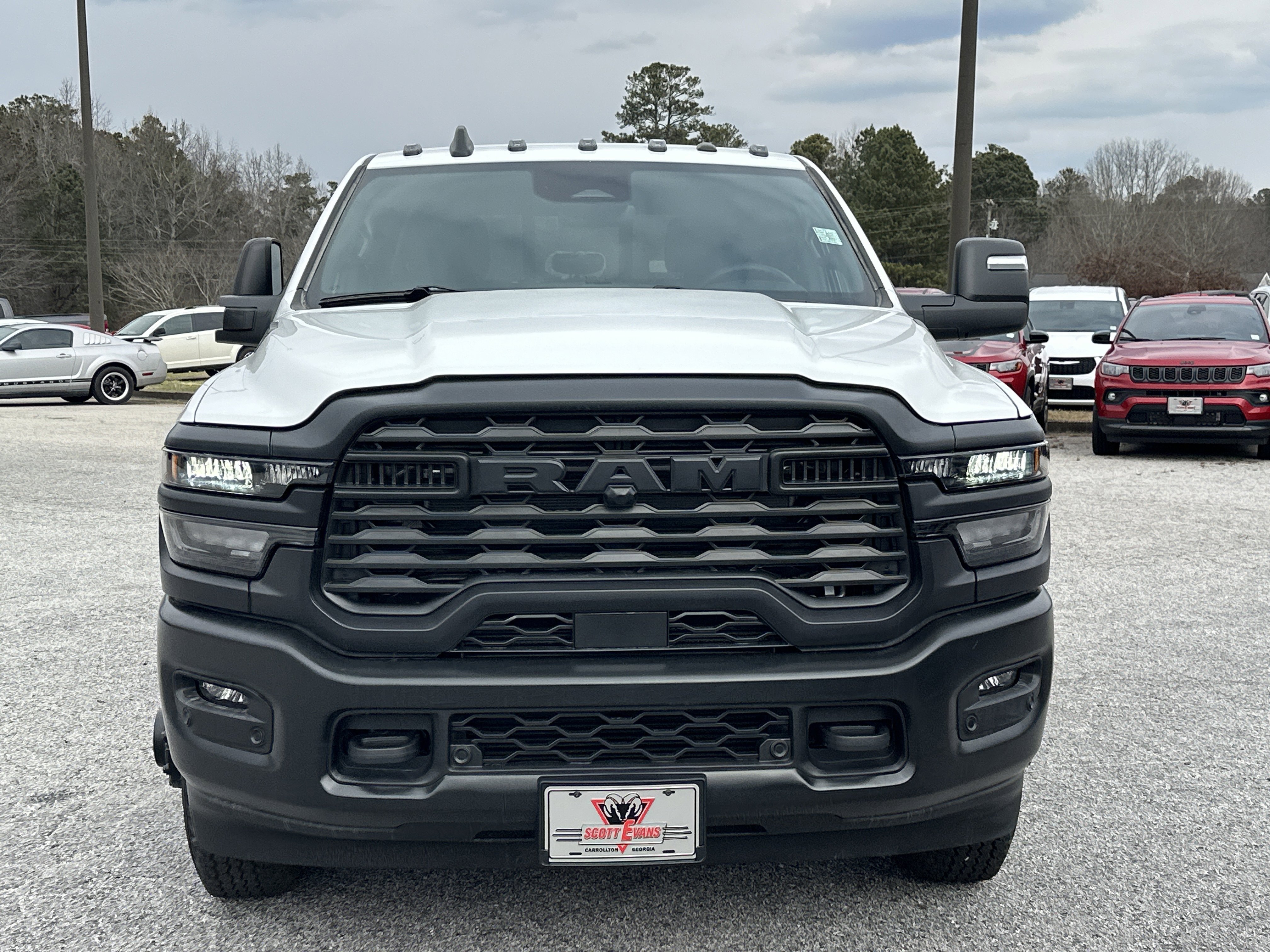 New 2026 Bright White Clear-Coat Exterior Paint RAM Tradesman image 3