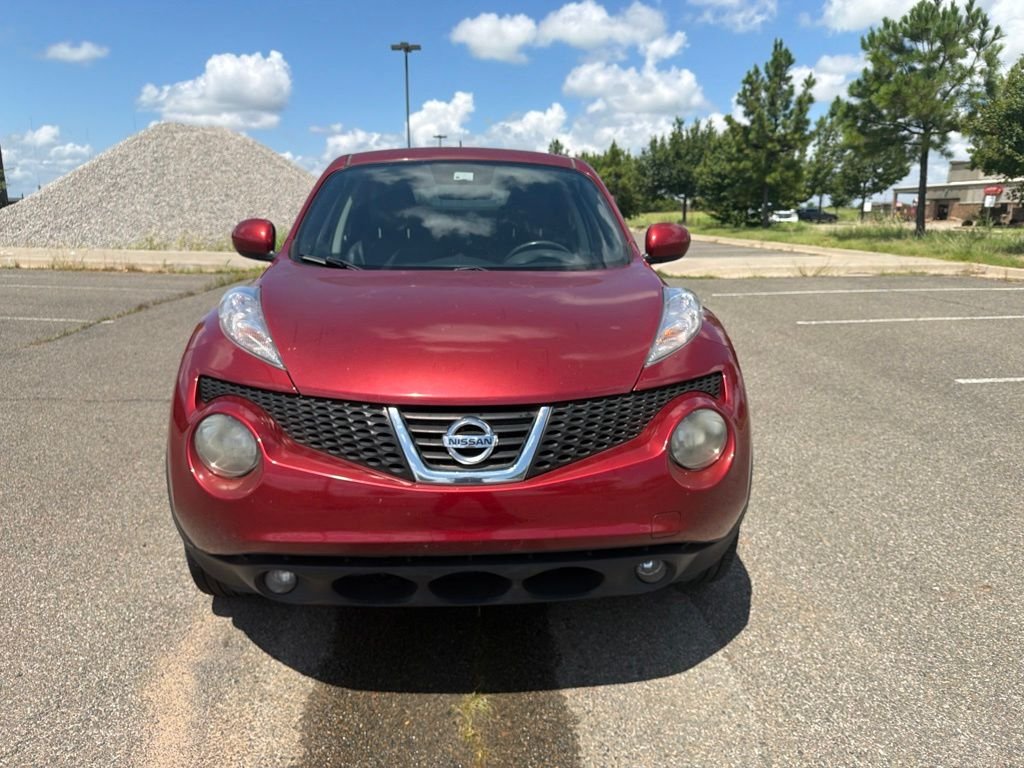 Used 2013 Red Nissan SL image 2