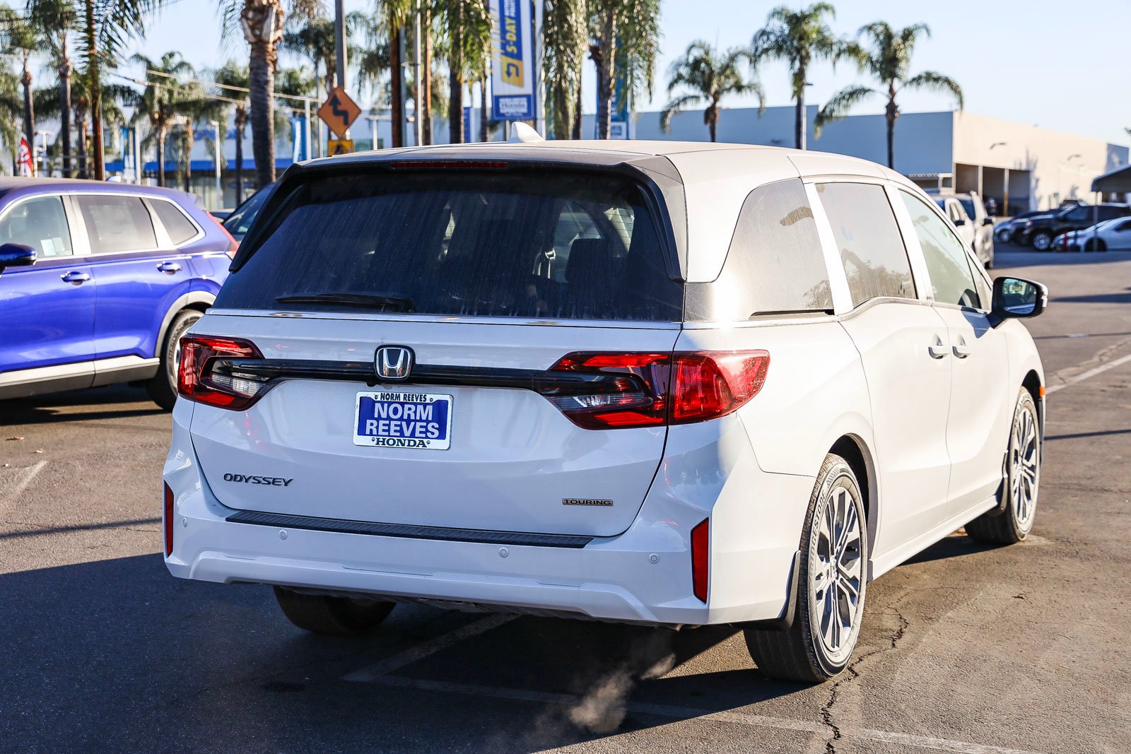 New 2026 Platinum White Pearl Honda Touring Auto image 8