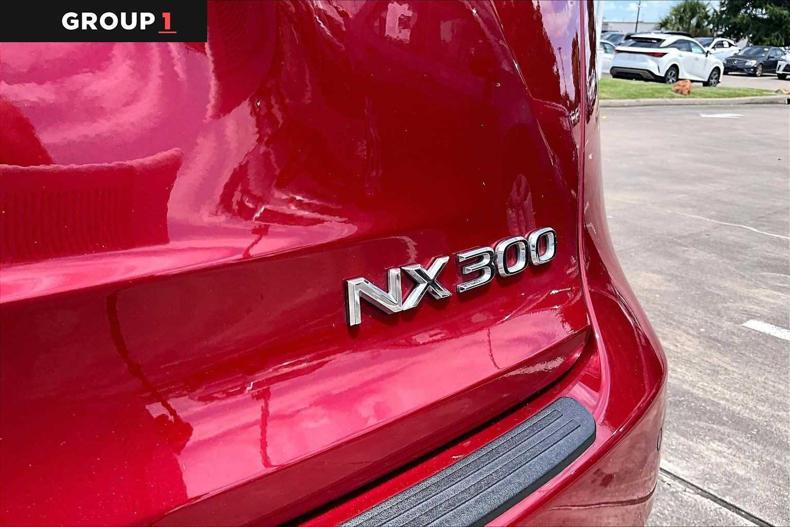 Certified Used 2020 Matador Red Mica Lexus  image 28