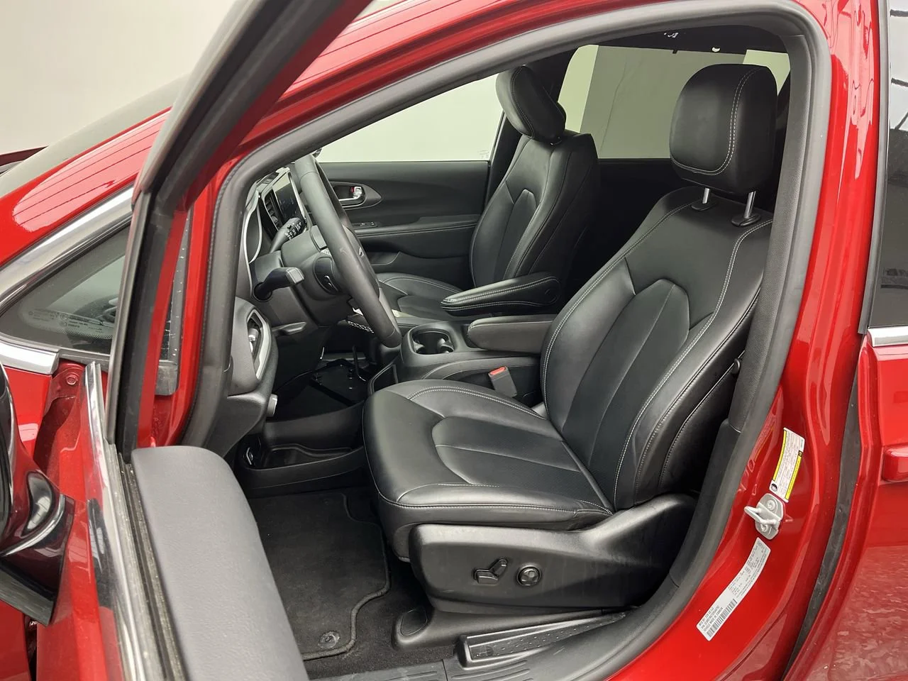Used 2025 Red Chrysler Select image 9