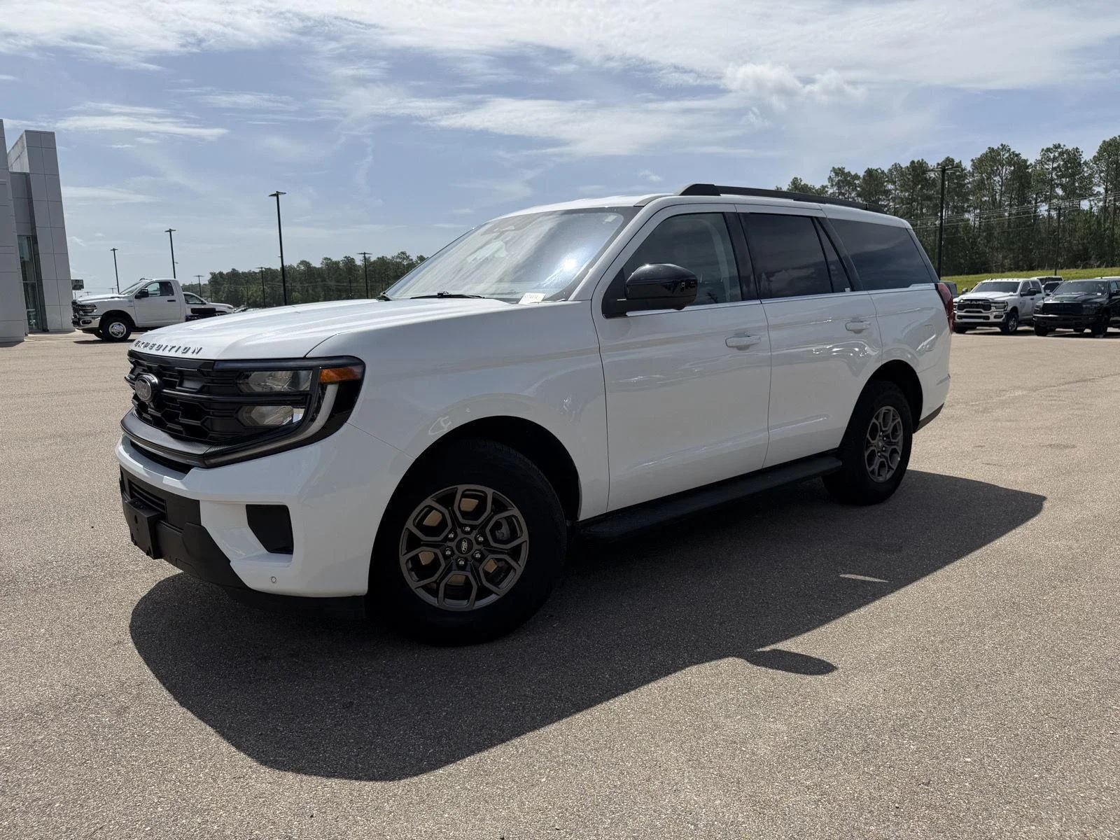 Used 2025 Oxford White Ford Active image 1