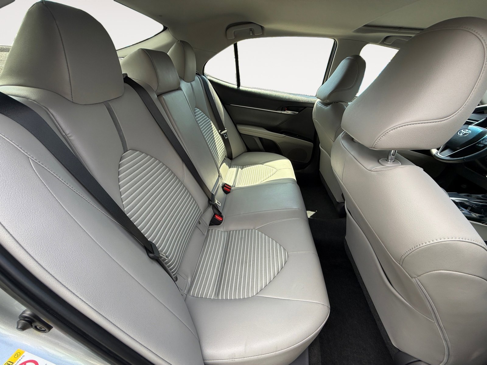 Used 2018 Celestial Silver Metallic Toyota SE image 18