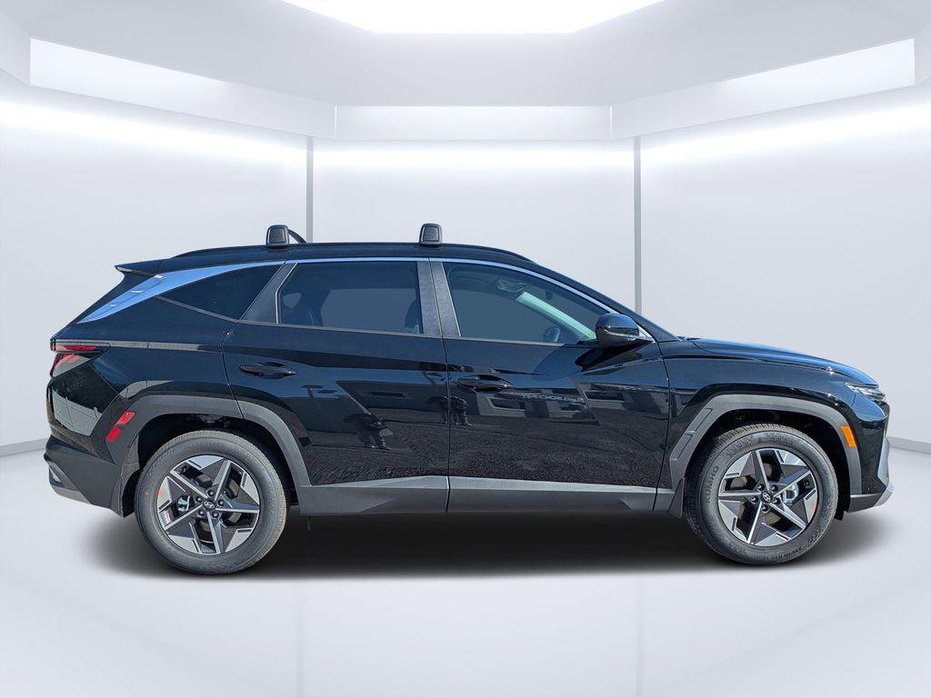 New 2026 Black Hyundai SEL FWD image 2