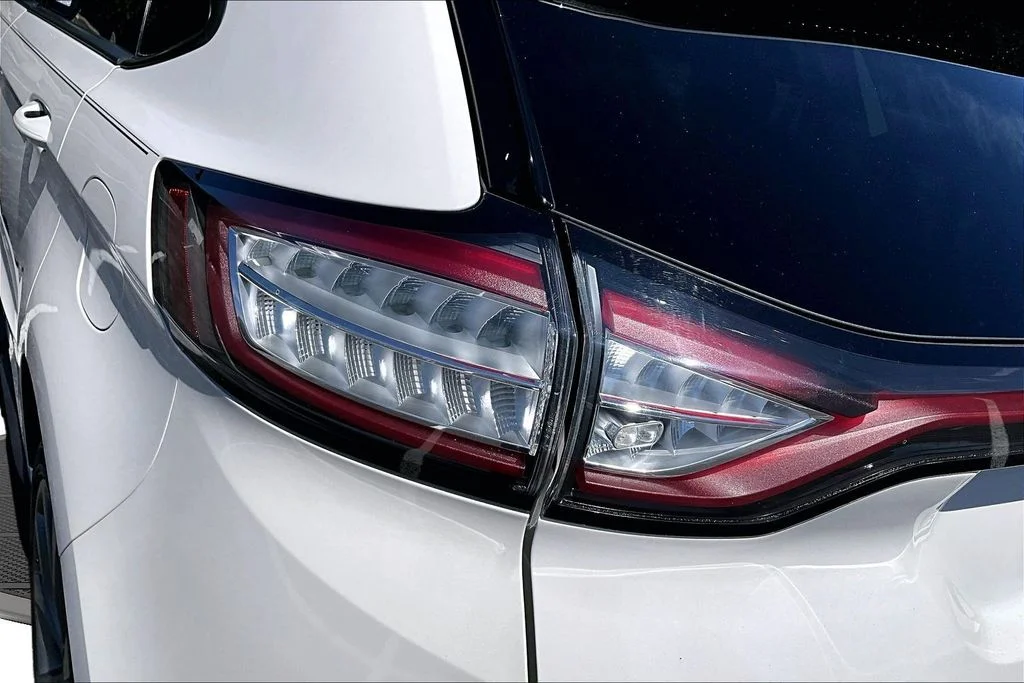 Used 2016 White Ford Sport image 23