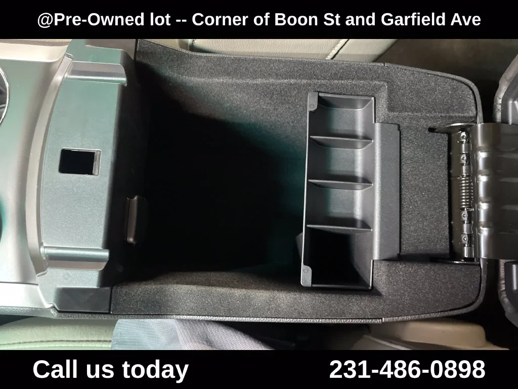 Used 2015  Ford XLT image 25