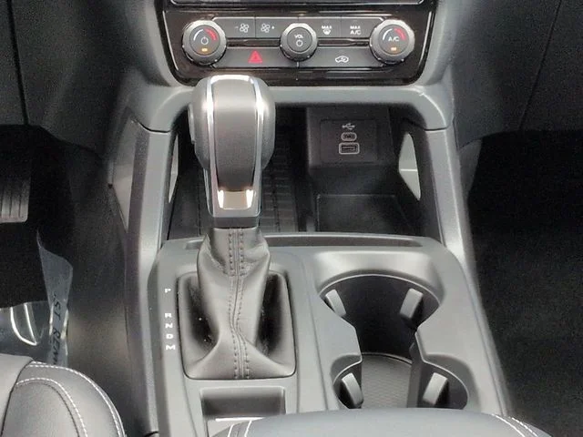 New 2026 Oxford White Ford Lariat® image 19