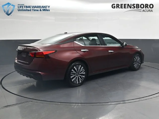Used 2025 Red Nissan 2.5 SV image 5