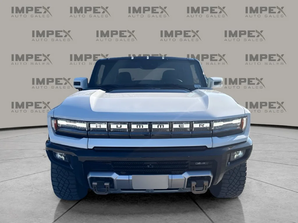 Used 2024 White GMC 2X image 8