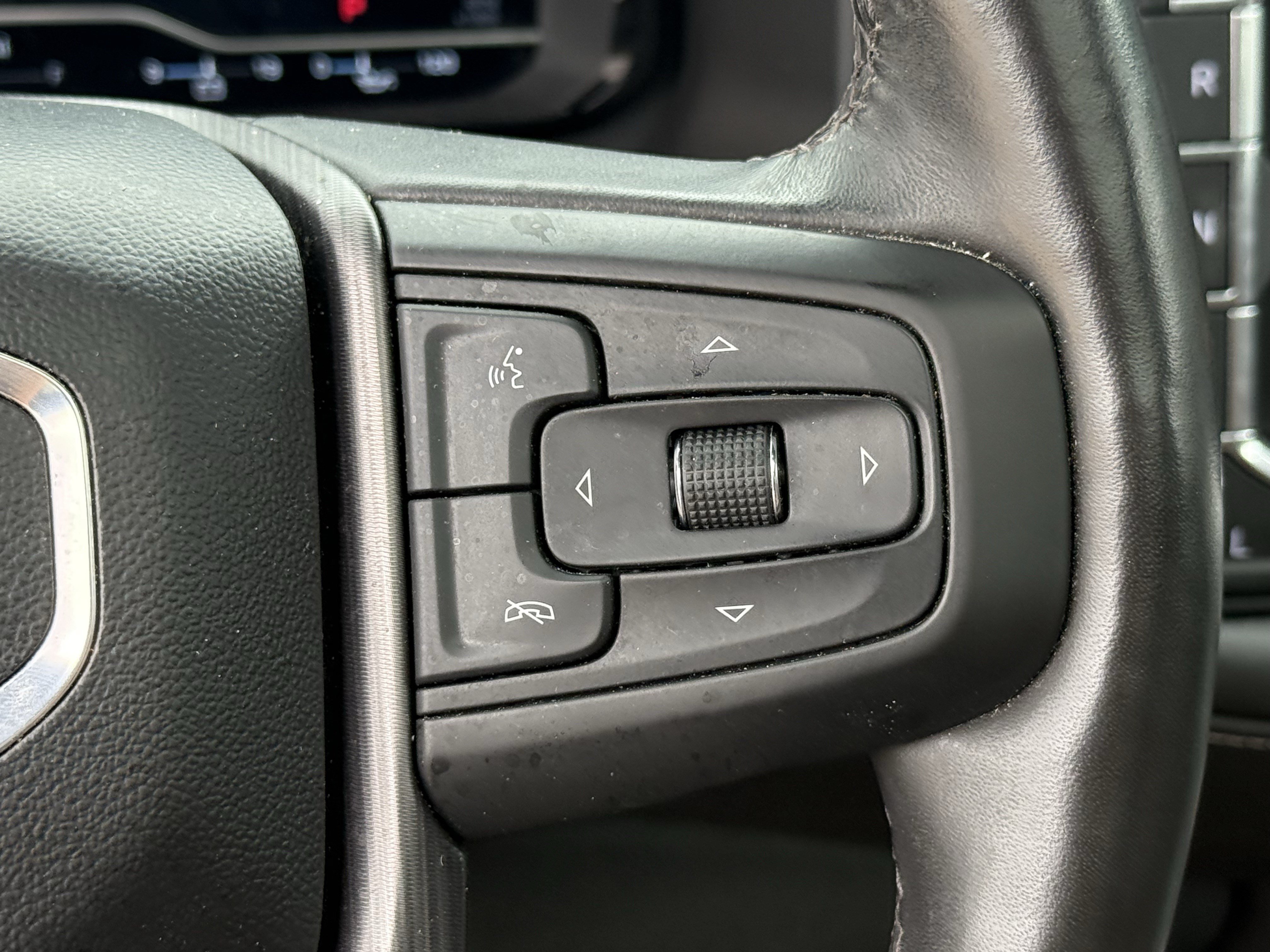 Used 2023 White Frost Tricoat GMC Denali Ultimate image 16