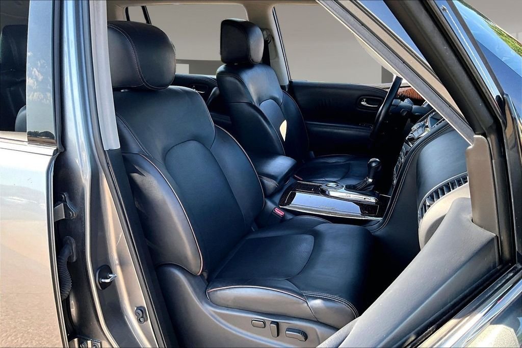 Used 2020 Gray Nissan Platinum image 7