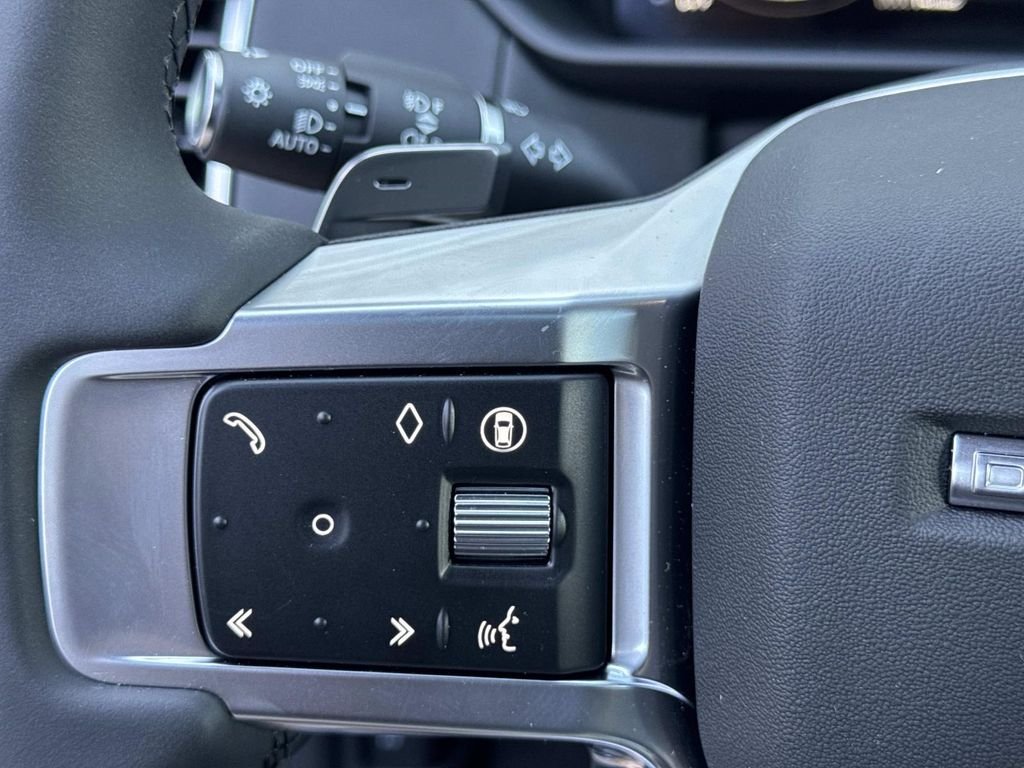 New 2026 Santorini Black Land Rover S image 32