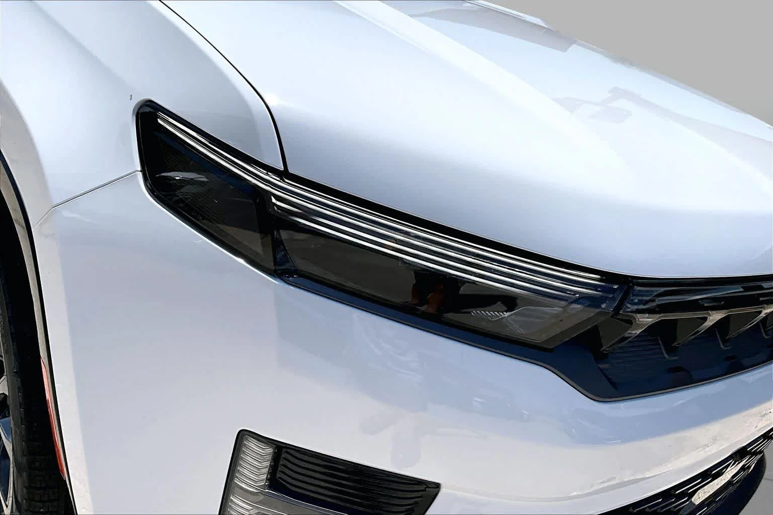 New 2026 Bright White Clearcoat Jeep Summit Reserve image 14