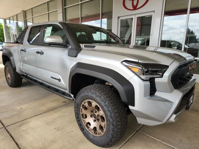 New 2026 Celestial Silver Metallic Toyota Trailhunter image 4