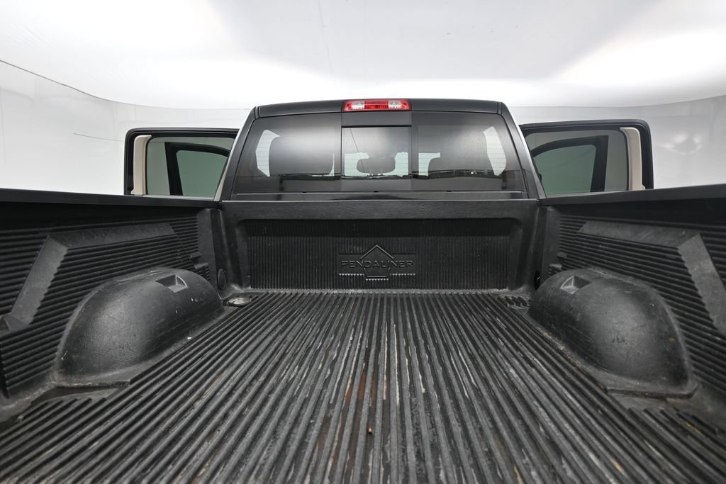 Used 2016 Brilliant Black Crystal Pearlcoat Ram Big Horn image 30