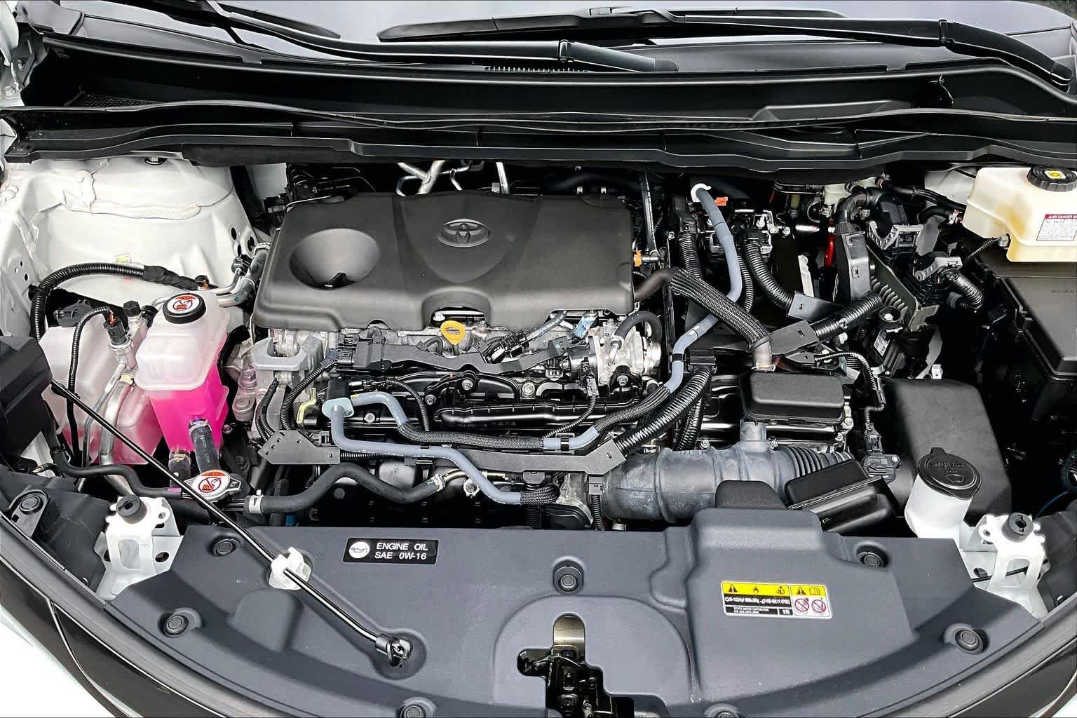 Used 2025 Wind Chill Pearl Toyota XLE image 32