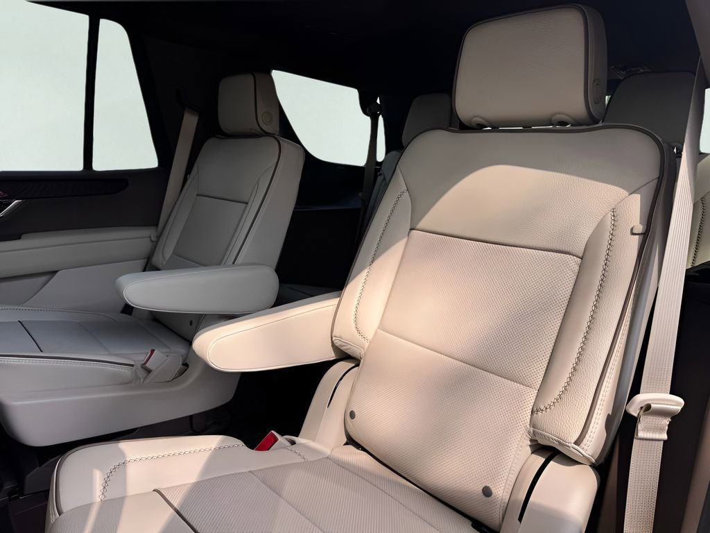 2026 GMC Yukon Denali - Photo 16
