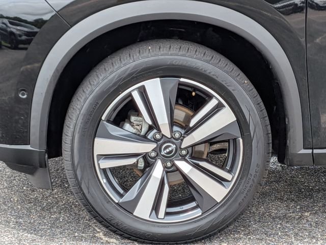 Used 2023 Black Nissan SL image 11