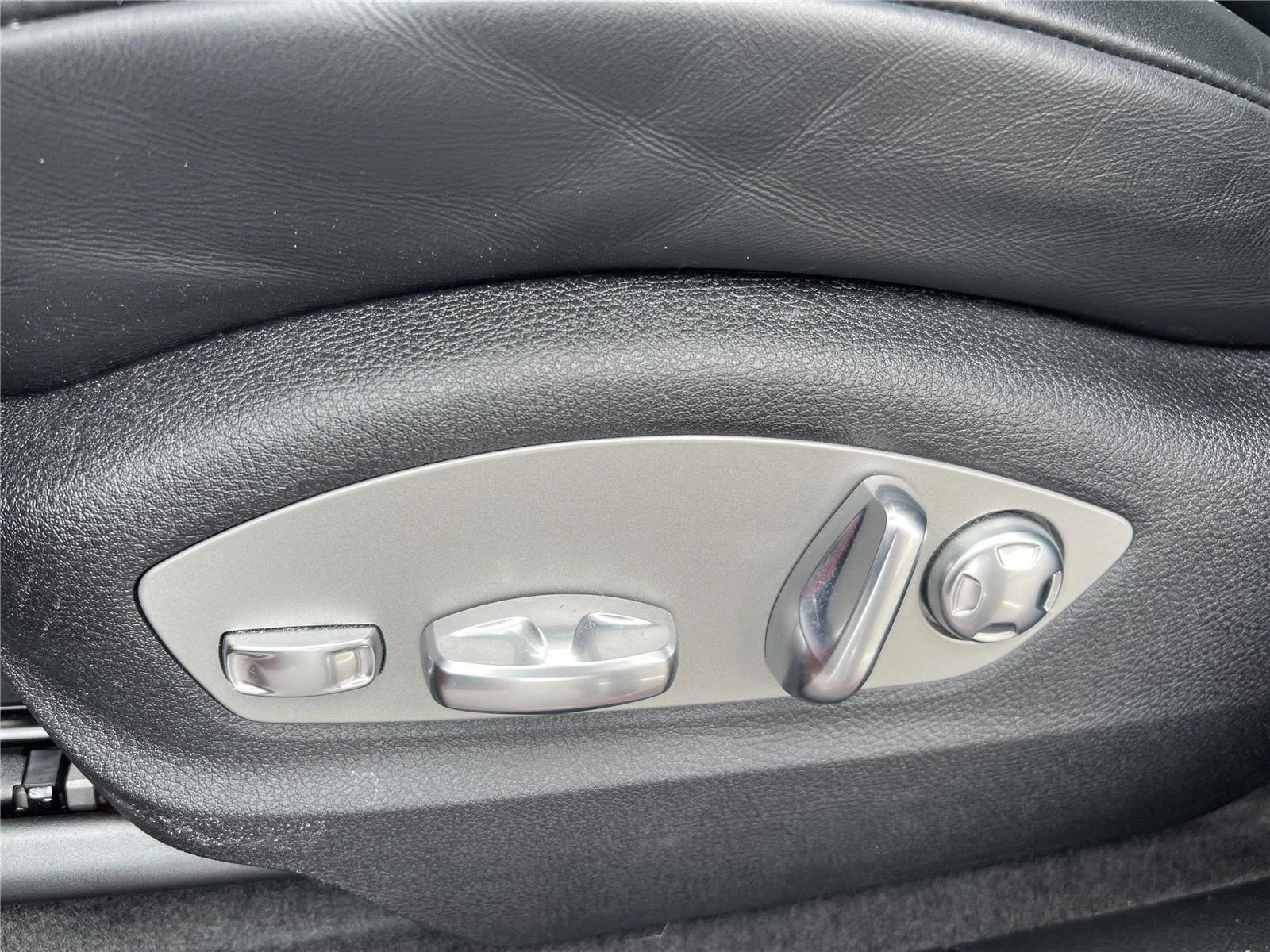 Used 2024 Papaya Metallic Porsche T image 23