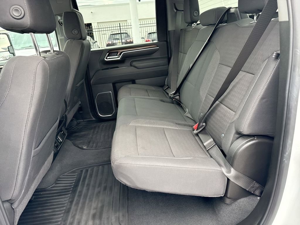 Used 2025 Summit White Chevrolet LT image 25