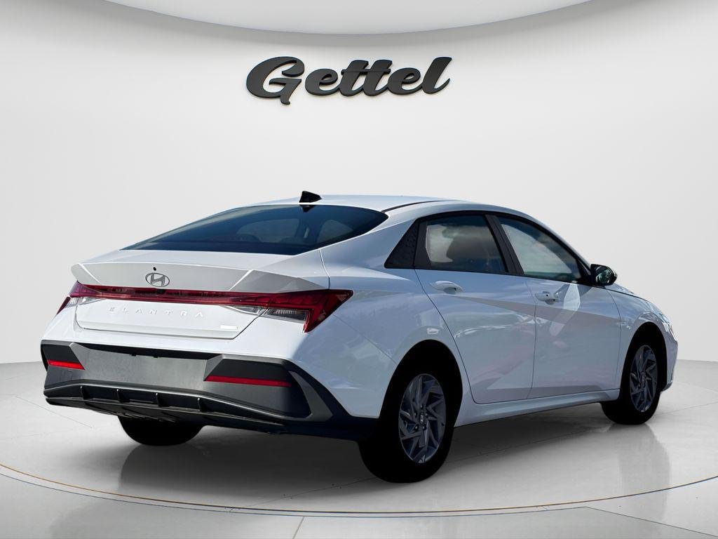 New 2026 White Hyundai Blue image 8