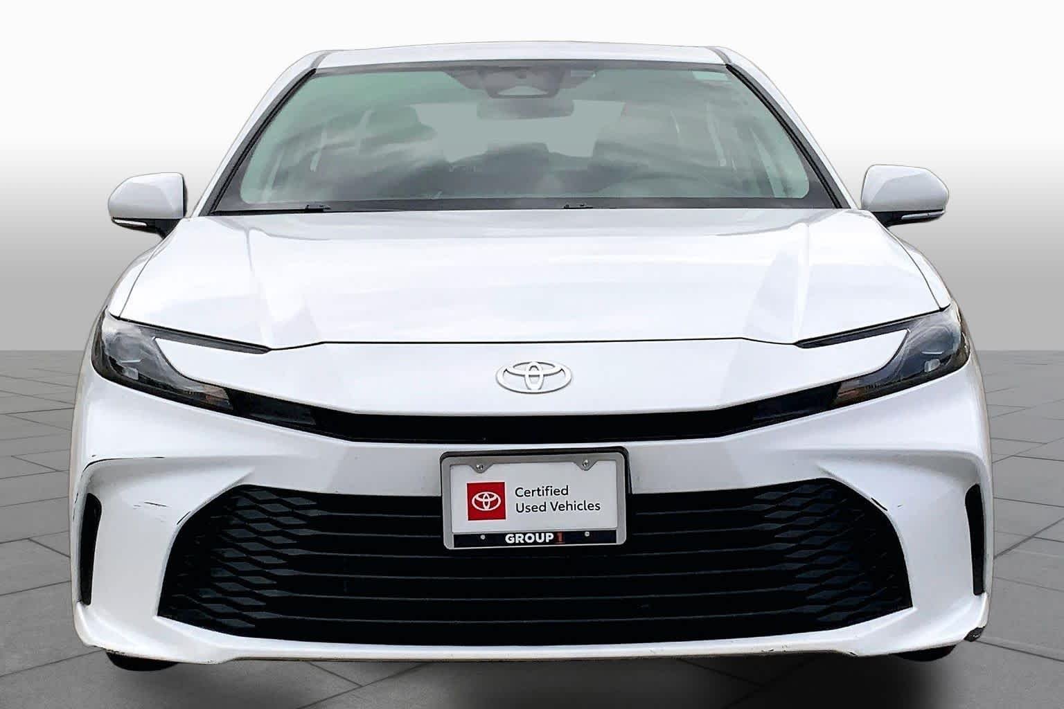 Used 2025 Ice Cap Toyota LE image 4