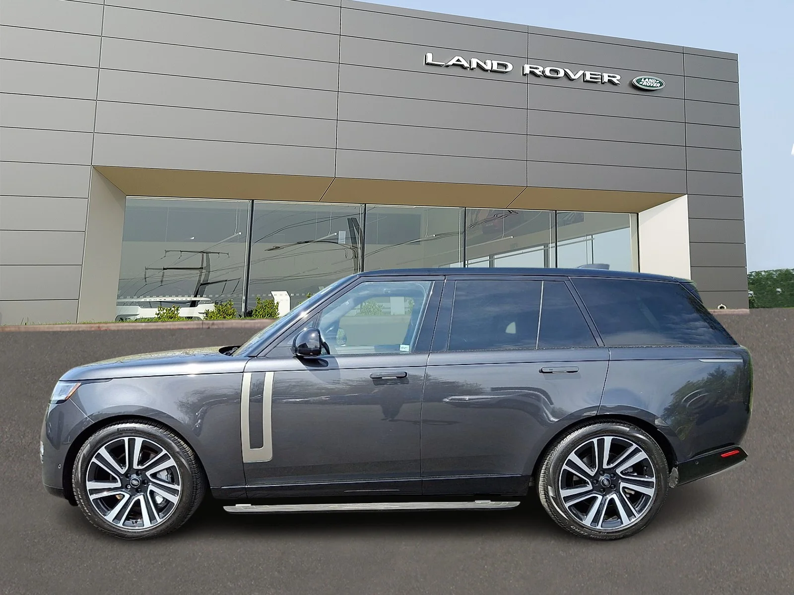 Certified Used 2023 Carpathian Grey Premium Metallic - 1AU Land Rover P530 SE image 6