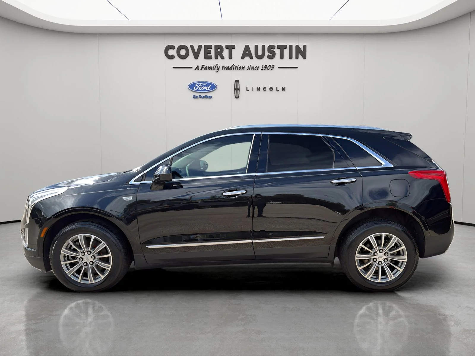 Used 2017 Black Cadillac Luxury image 2