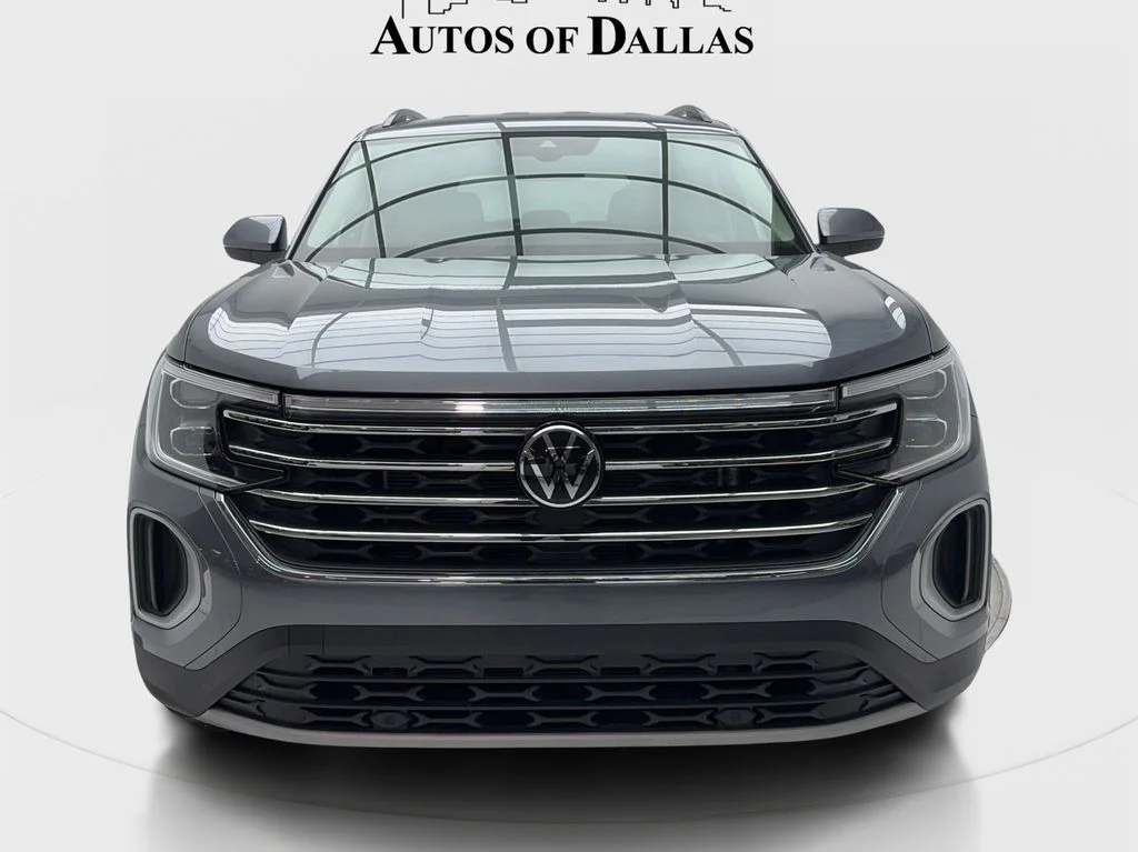 Used 2025 Gray Volkswagen 2.0T SE image 3